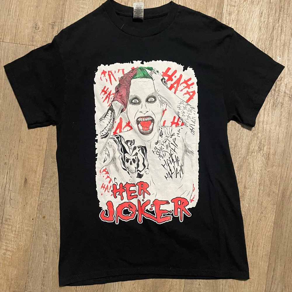 Gildan Black Short-Sleeve Graphic Tee with Red, Green and White Print